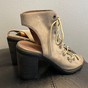 Jeffrey Campbell Free People Laced Beige Heels